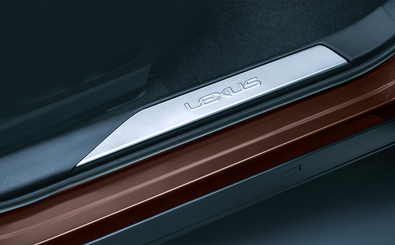 レクサス UX ブラウン エディション スカッフプレート