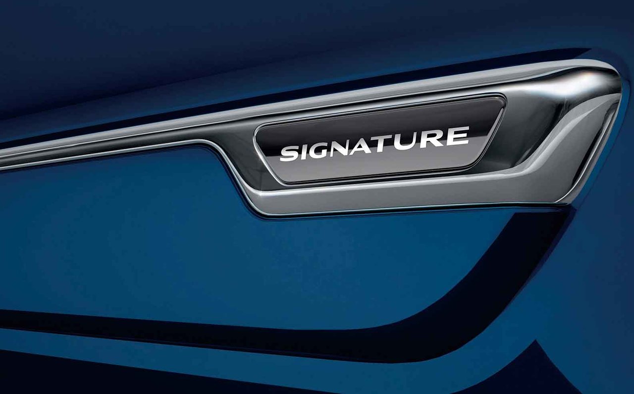 トゥインゴ シグネチャー_サイドモール