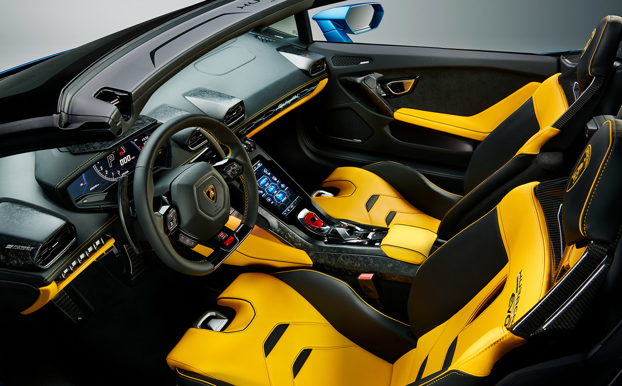 ランボルギーニ ウラカンEVO RWDスパイダー　インテリア