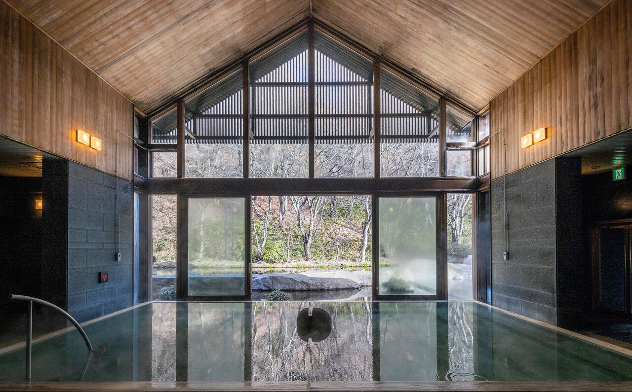 日帰り入浴施設「星野温泉 トンボの湯」