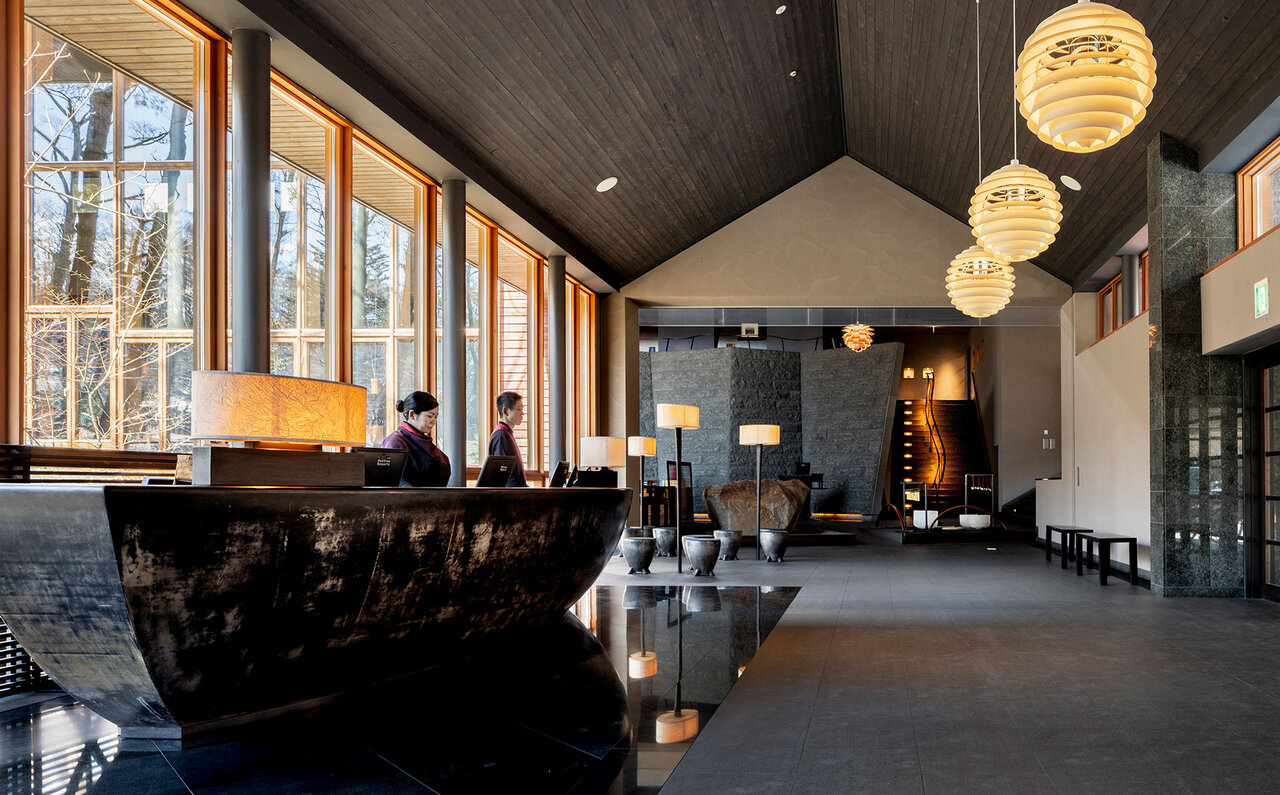 フロントのある「集いの館」