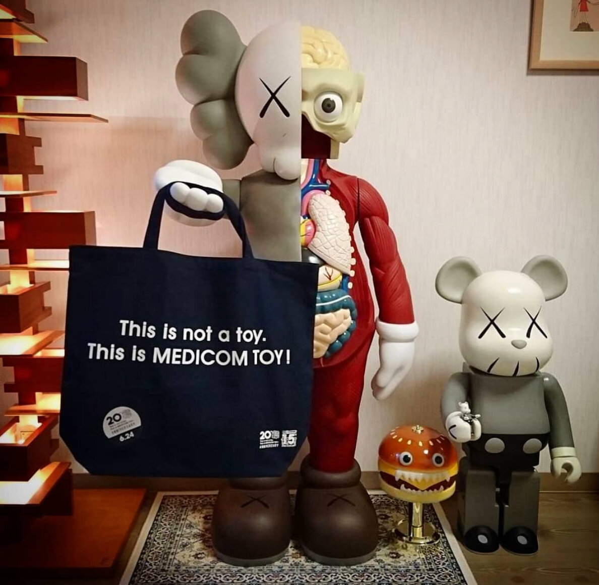 MEDICOM TOY  メディコム・トイ