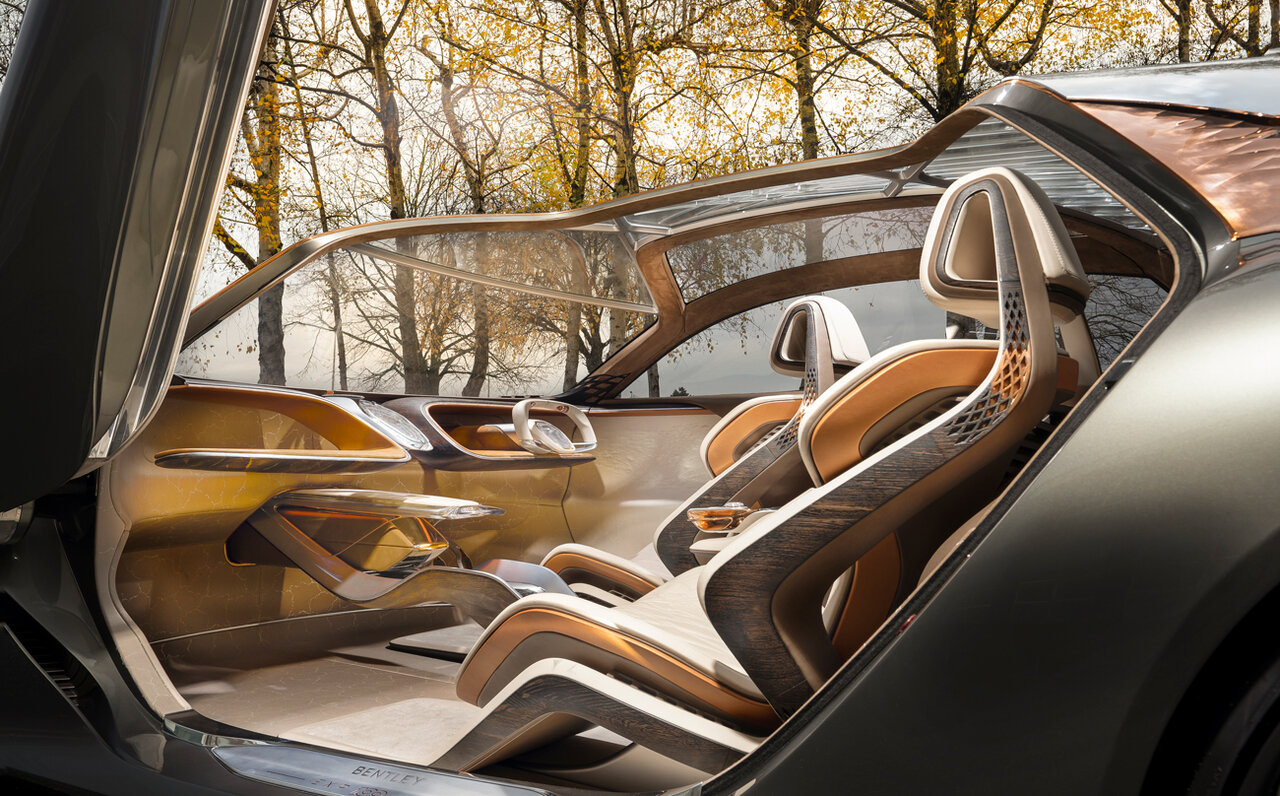 ベントレーが100本の苗木を植樹