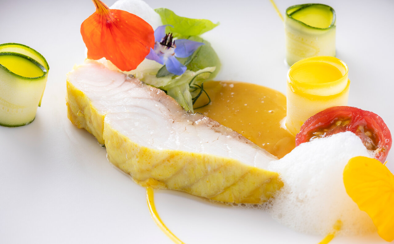 ブレストンコート ユカワタン 魚料理 蝶鮫のポワレ ソースロワイヤル