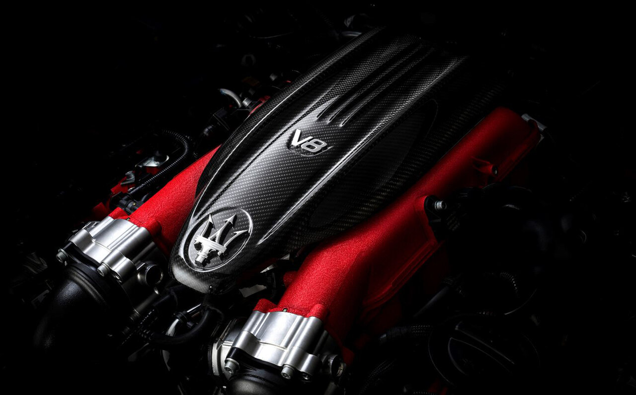 マセラティ V8ツインターボエンジン