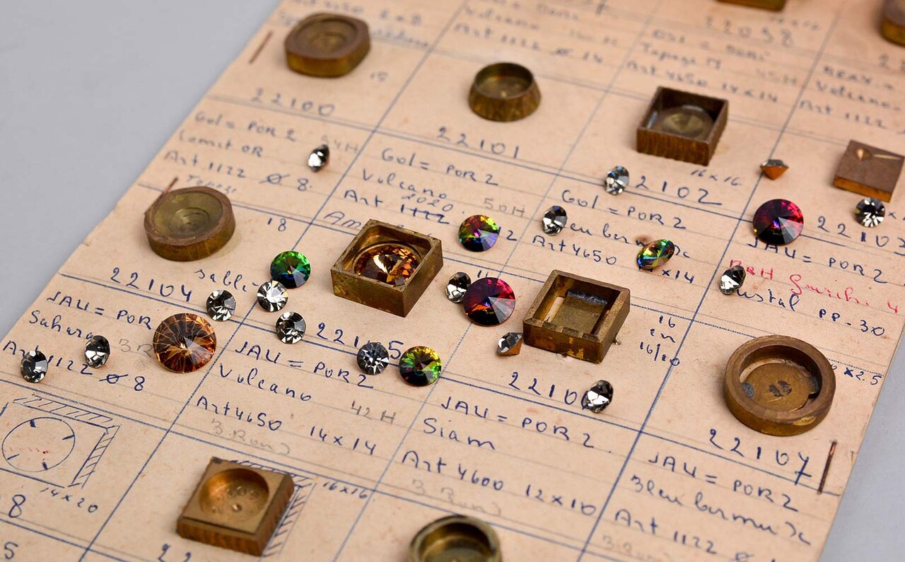 普遍のドレスアップスタイルを完成させる老舗カフリンクスメゾンの新コレクション|Louis FAGLIN