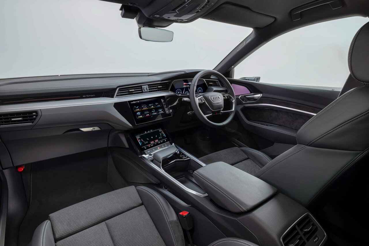 アウディの電動化攻勢尖兵、アウディ「e-tronスポーツバック」が発売｜Audi