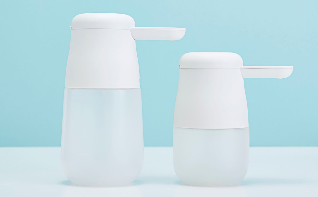 手をかざすと消毒液が噴射される自動手指消毒器に大容量タイプ登場|KING JIM