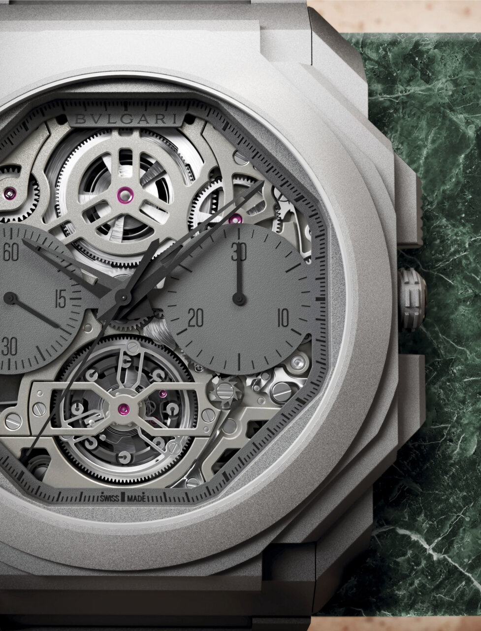 極薄ムーブメントにトゥールビヨンを搭載。新作「オクト フィニッシモ」|BVLGARI