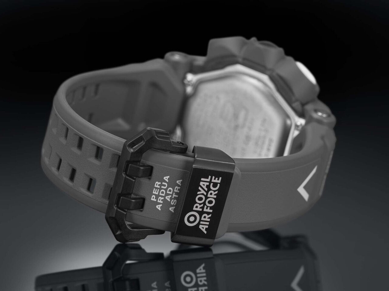 G-SHOCK×英国空軍のスペシャルモデル「GR-B200RAF-8AJR」がリリース｜G-SHOCK