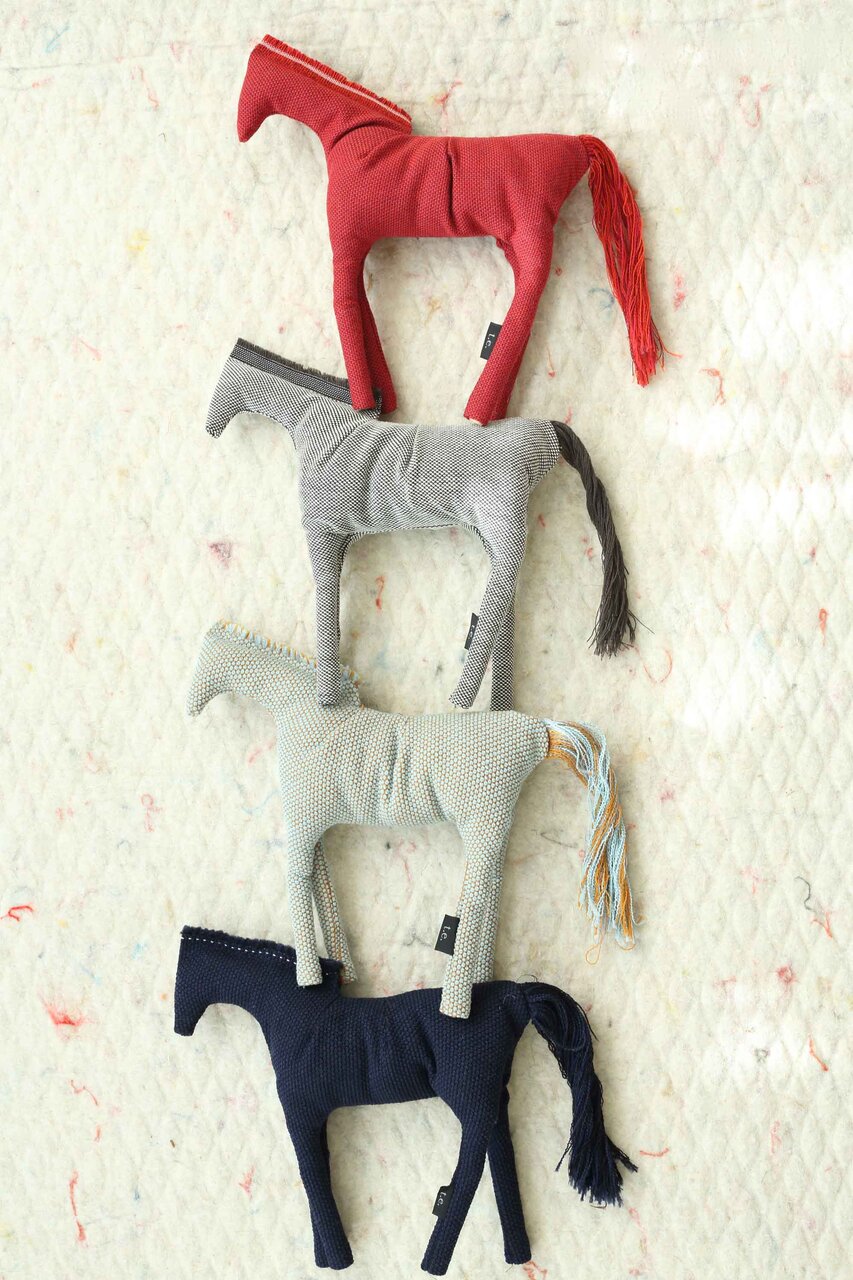 ソファや椅子の端材で作れらるoff-cutコレクション｜Thomas Eyck