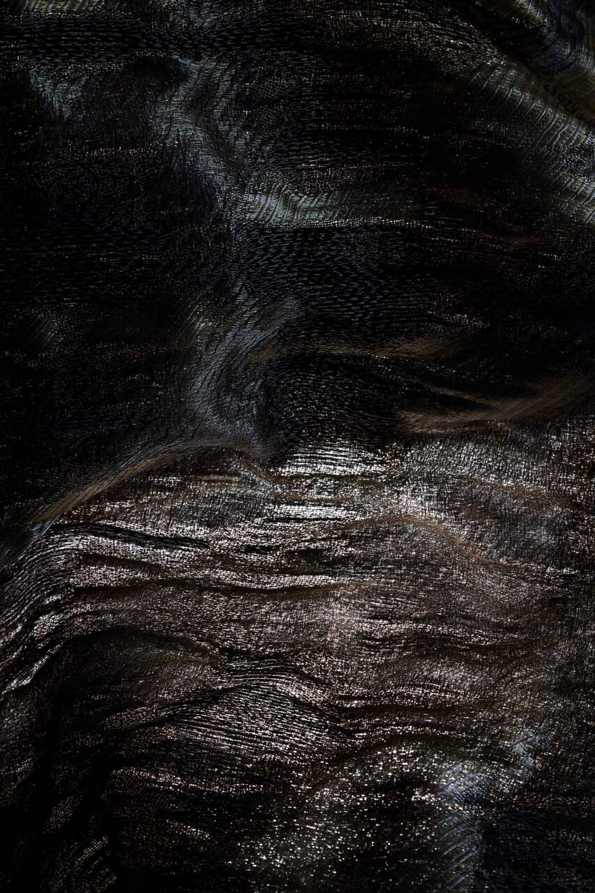 前進する織物の可能性。「QUASICRYSTAL―コードによる織物の探求」展｜HOSOO