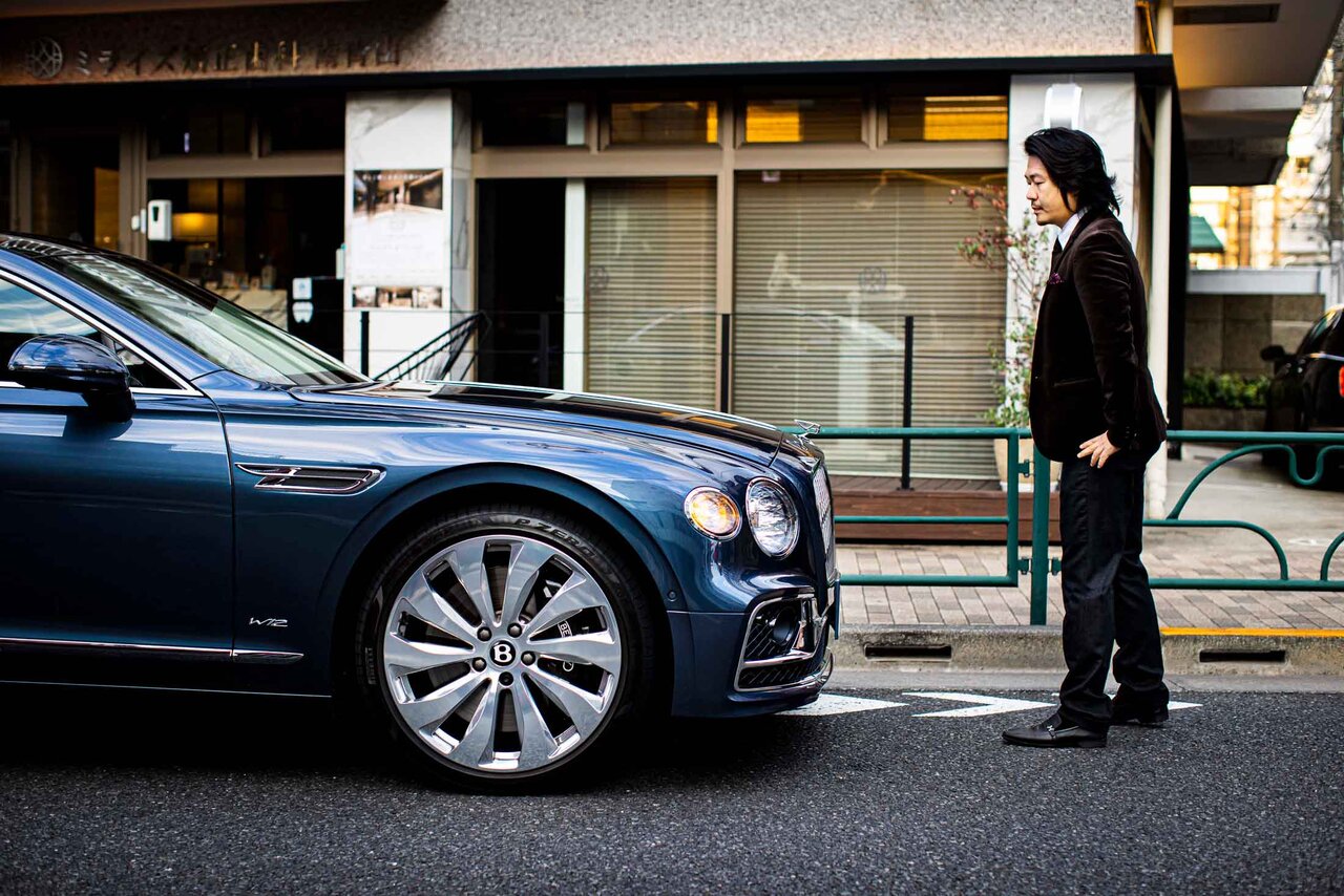 ライフアチーバーが語るベントレーの魅力──富田大介先生×ベントレー フライングスパー｜Bentley