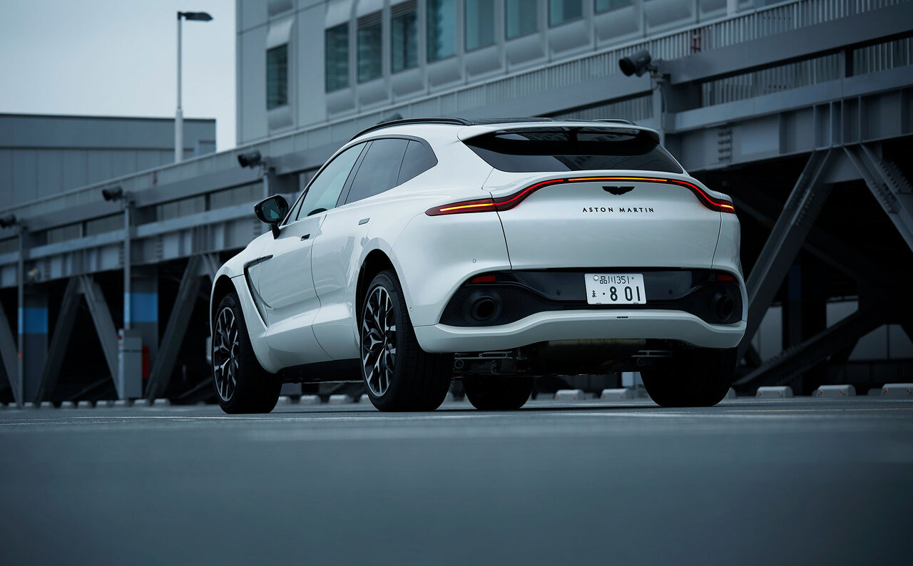 まさに背の高いアストンマーティン──アストンマーティンDBXに試乗|ASTON MARTIN