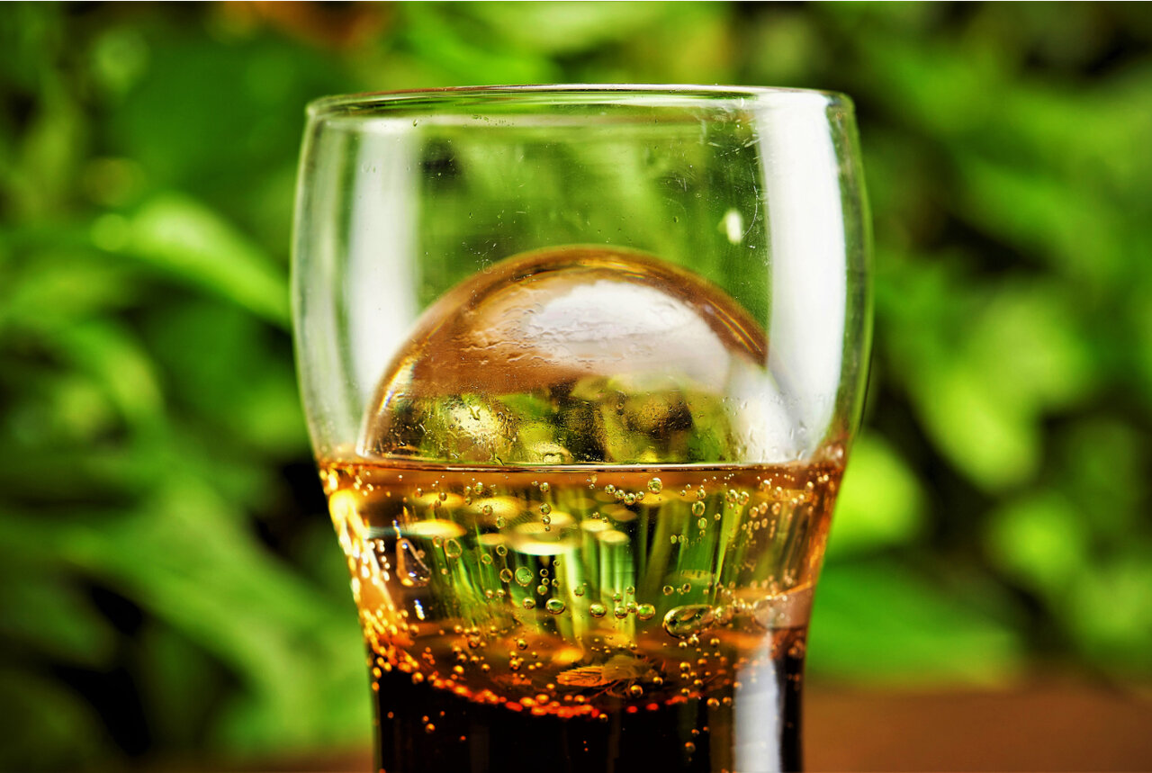 宝石のような氷を、自宅で簡単に作れる「ジュエルアイス」|MEDIK