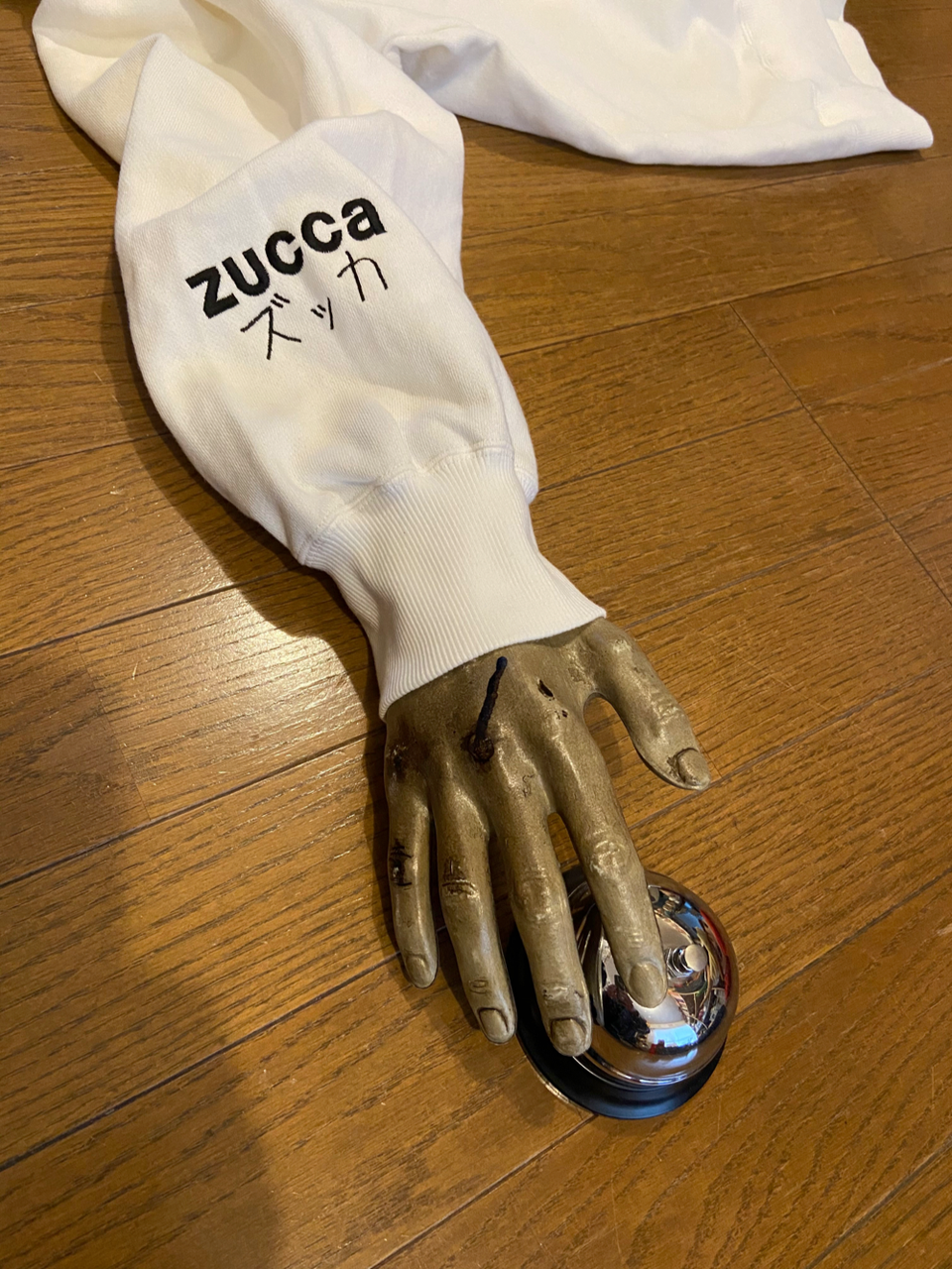 現代美術作家の加賀美健とZUCCa 初のコラボレーションコレクションが発売｜ZUCCa