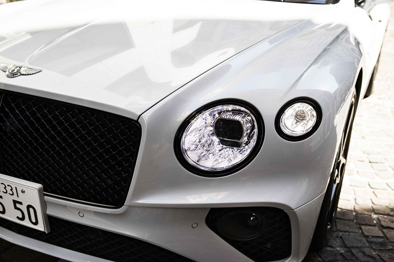 ライフアチーバーが語るベントレーの魅力──栗林研治先生×ベントレーコンチネンタルGT V8|Bentley