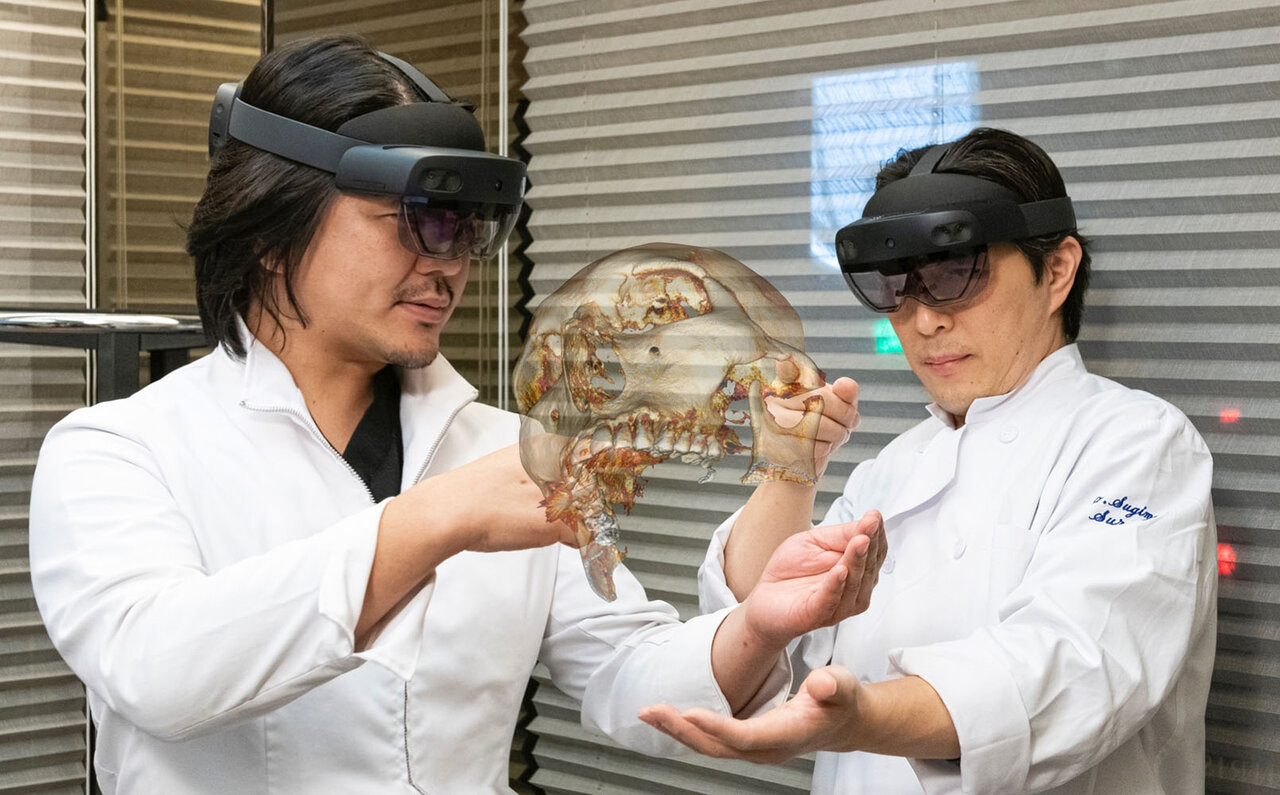 ライフアチーバーが語るベントレーの魅力──富田大介先生×ベントレー フライングスパー｜Bentley