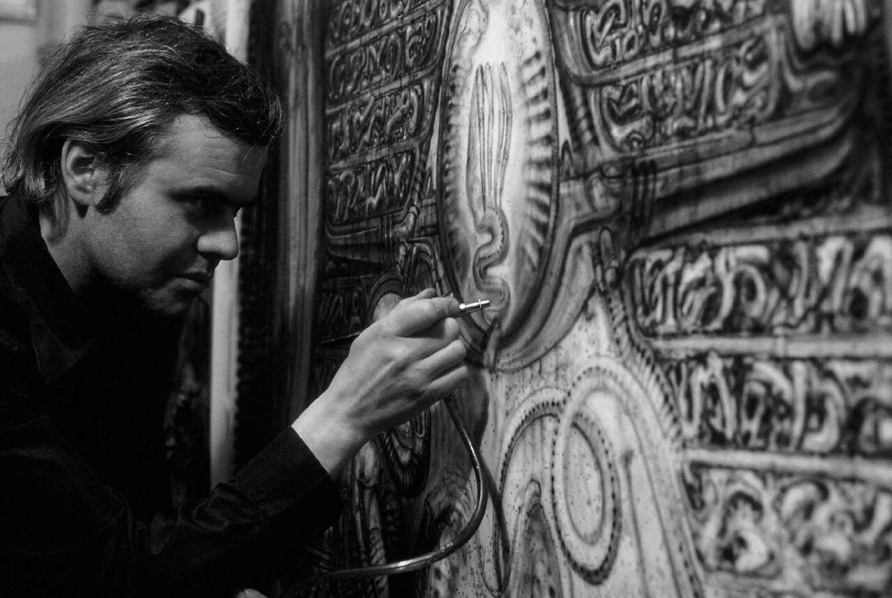 キュレーターのアレッシオ氏(kaleidoscope編集長)が語る、H・R・ギーガーと空山基。12/26より『H.R.GIGER×SORAYAMA』開催。| MEDICOM TOY