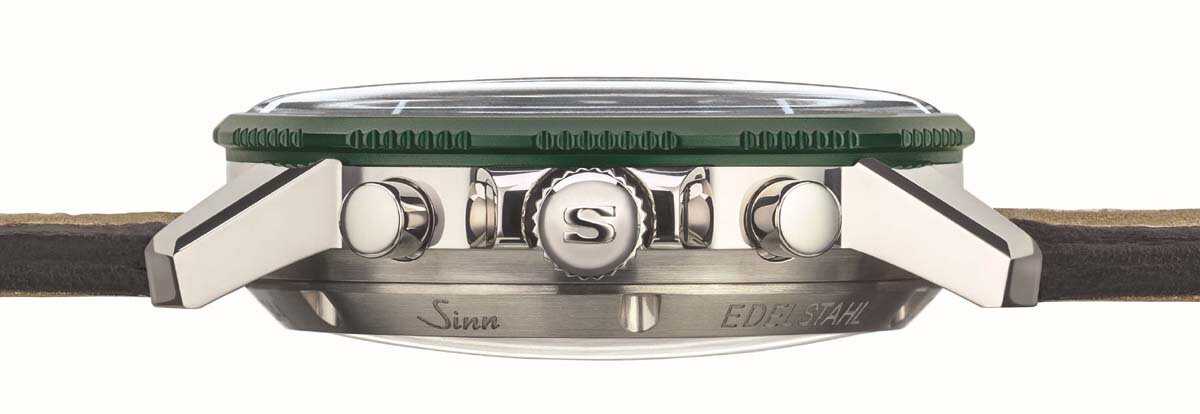 世界限定500本。メタリックグリーンのダイアルを搭載したクロノグラフ「103.SA.G」｜Sinn