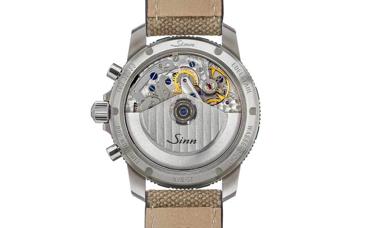 世界限定500本。メタリックグリーンのダイアルを搭載したクロノグラフ「103.SA.G」｜Sinn