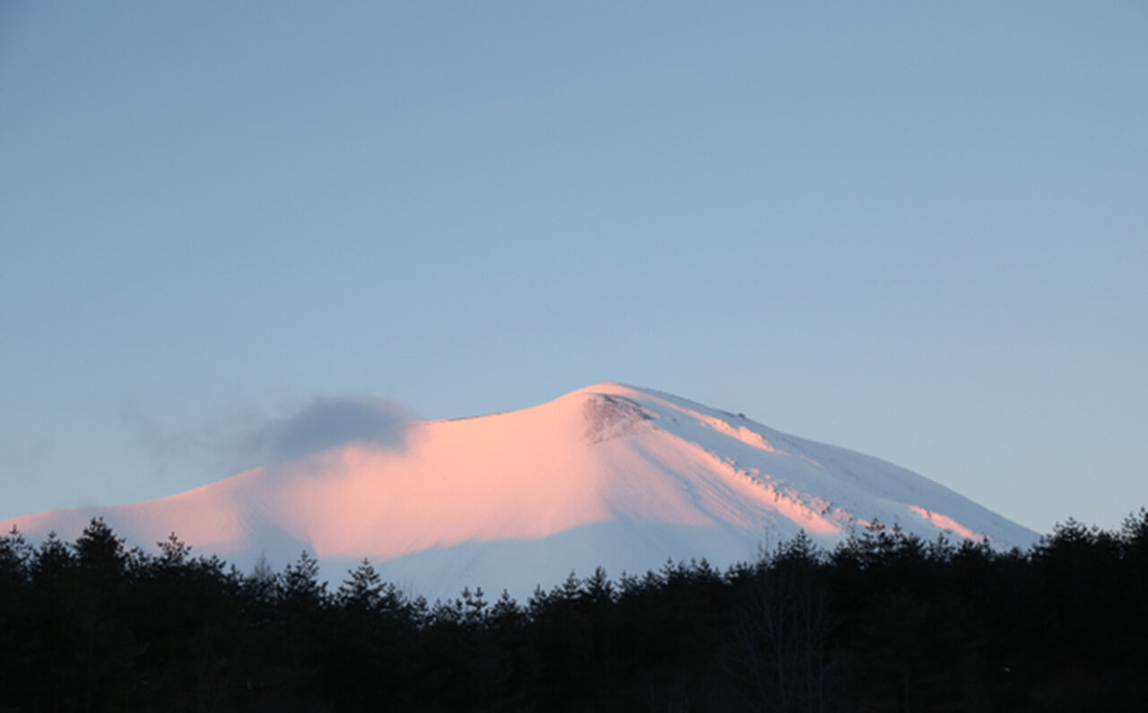 トレッキングとサウナで心身を解放する、星のや軽井沢の「男の野遊び逗留」｜TRAVEL