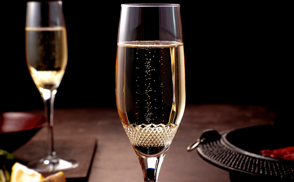 江戸切子による室町硝子工芸オリジナルワイングラス「SUI-REN（スイレン）」｜MUROMACHI GLASS ART