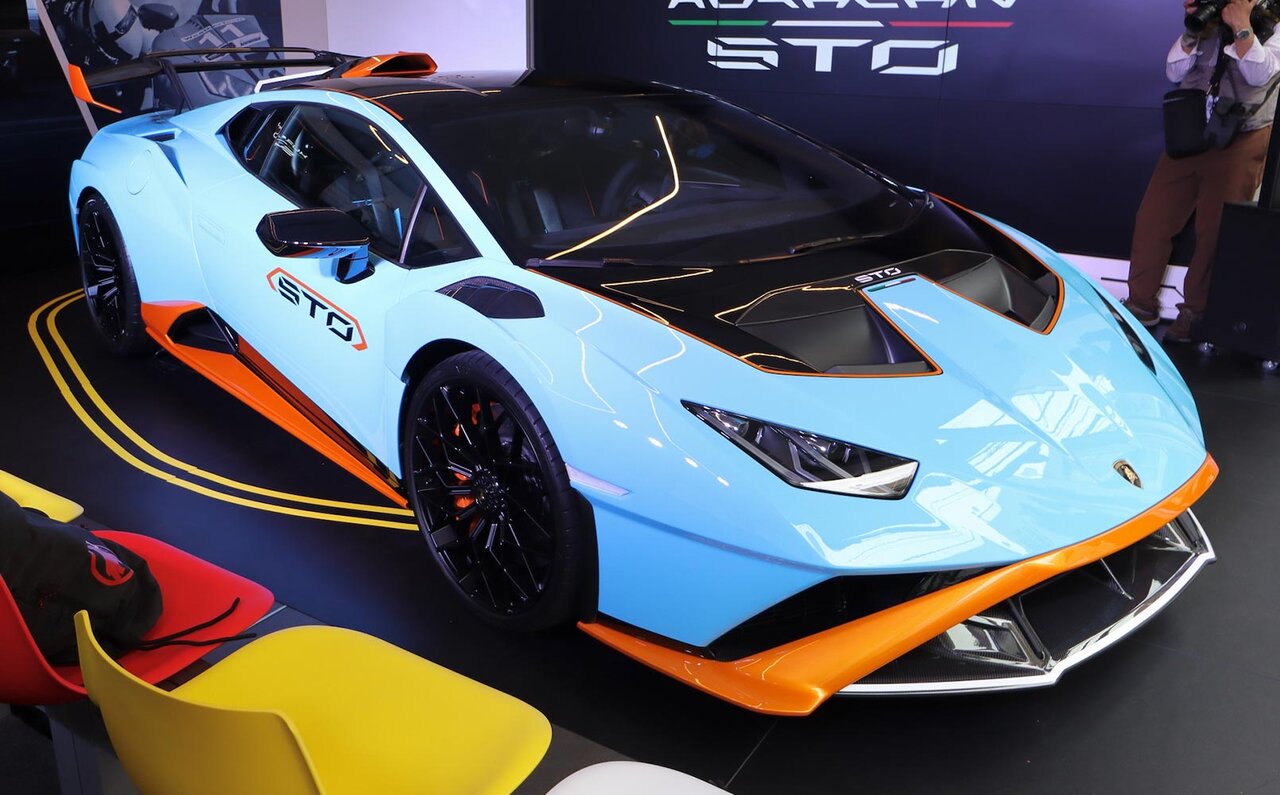 レース仕様直系の公道モデル　ランボルギーニ「ウラカンSTO」　その開発に携わったキーパーソンにインタビュー｜Lamborghini