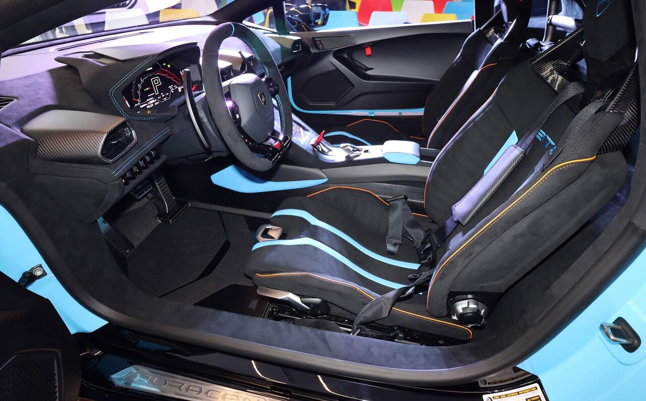 レース仕様直系の公道モデル　ランボルギーニ「ウラカンSTO」　その開発に携わったキーパーソンにインタビュー｜Lamborghini