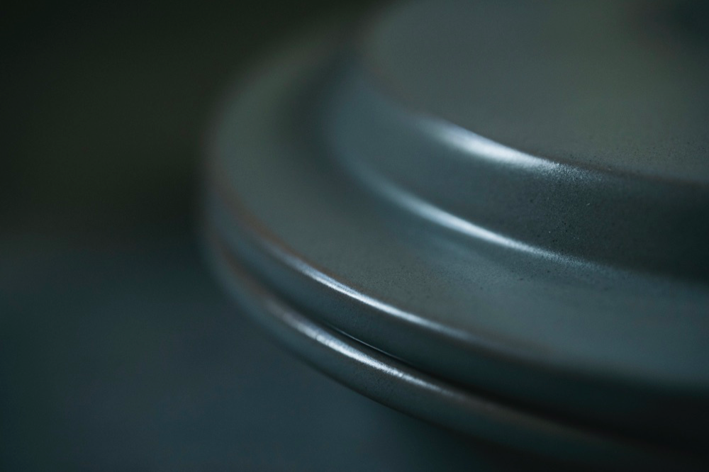 土鍋シェア日本一を誇る銀峯陶器から、万能調理平鍋『PETARI （ペタリ）』がデビュー