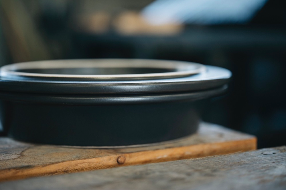 土鍋シェア日本一を誇る銀峯陶器から、万能調理平鍋『PETARI （ペタリ）』がデビュー