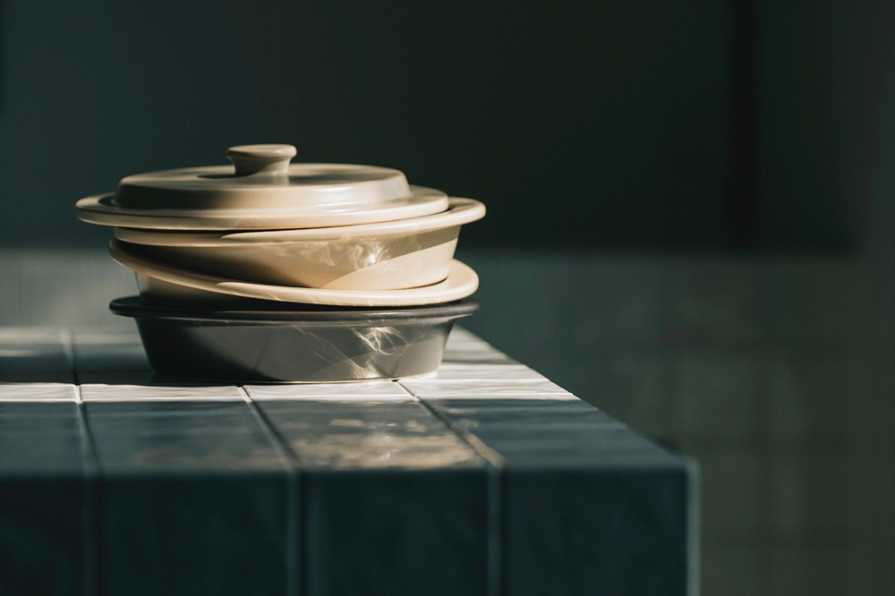 土鍋シェア日本一を誇る銀峯陶器から、万能調理平鍋『PETARI （ペタリ）』がデビュー