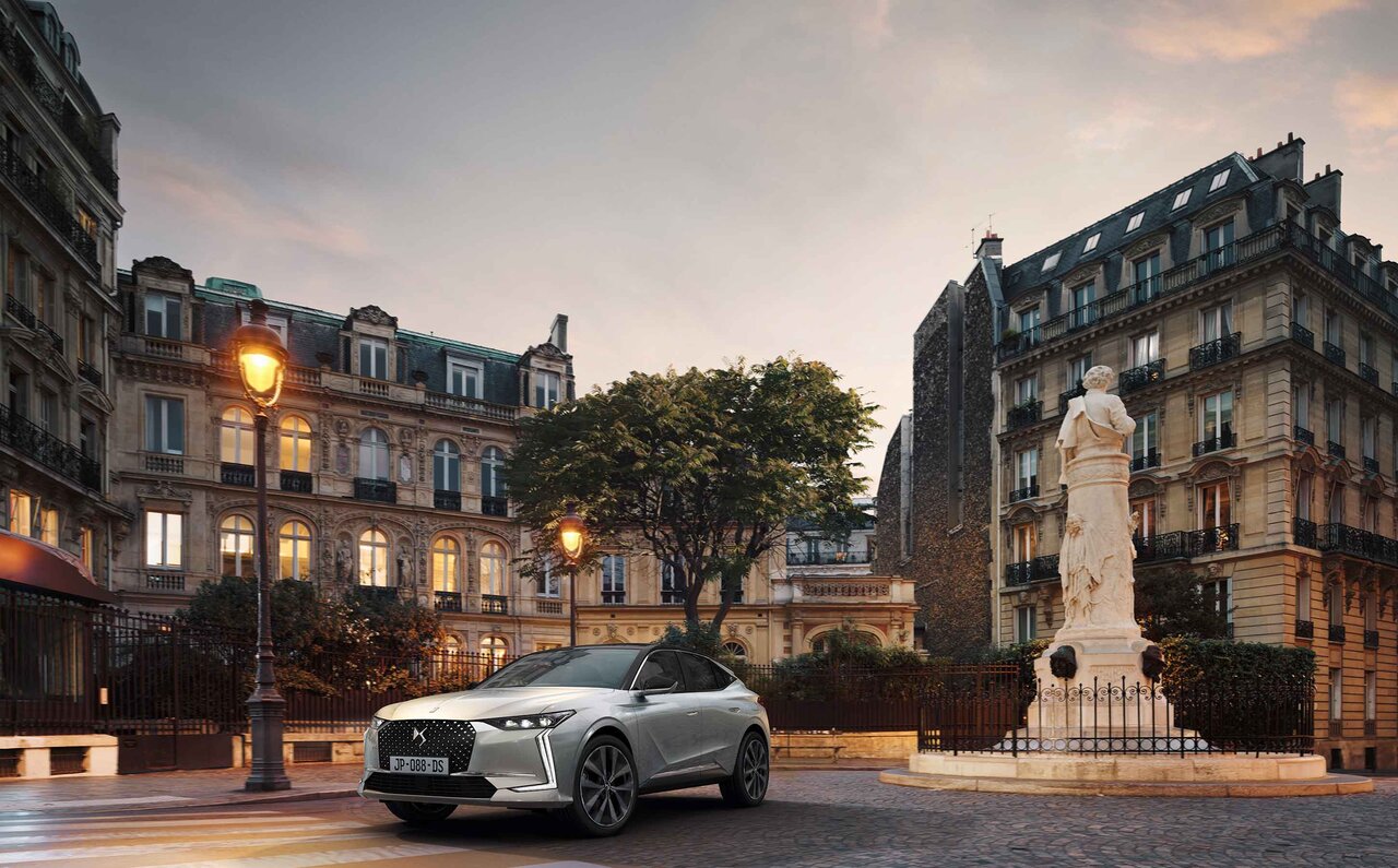 アヴァンギャルドとエレガンスが進化した新型DS 4をワールドプレミア｜DS