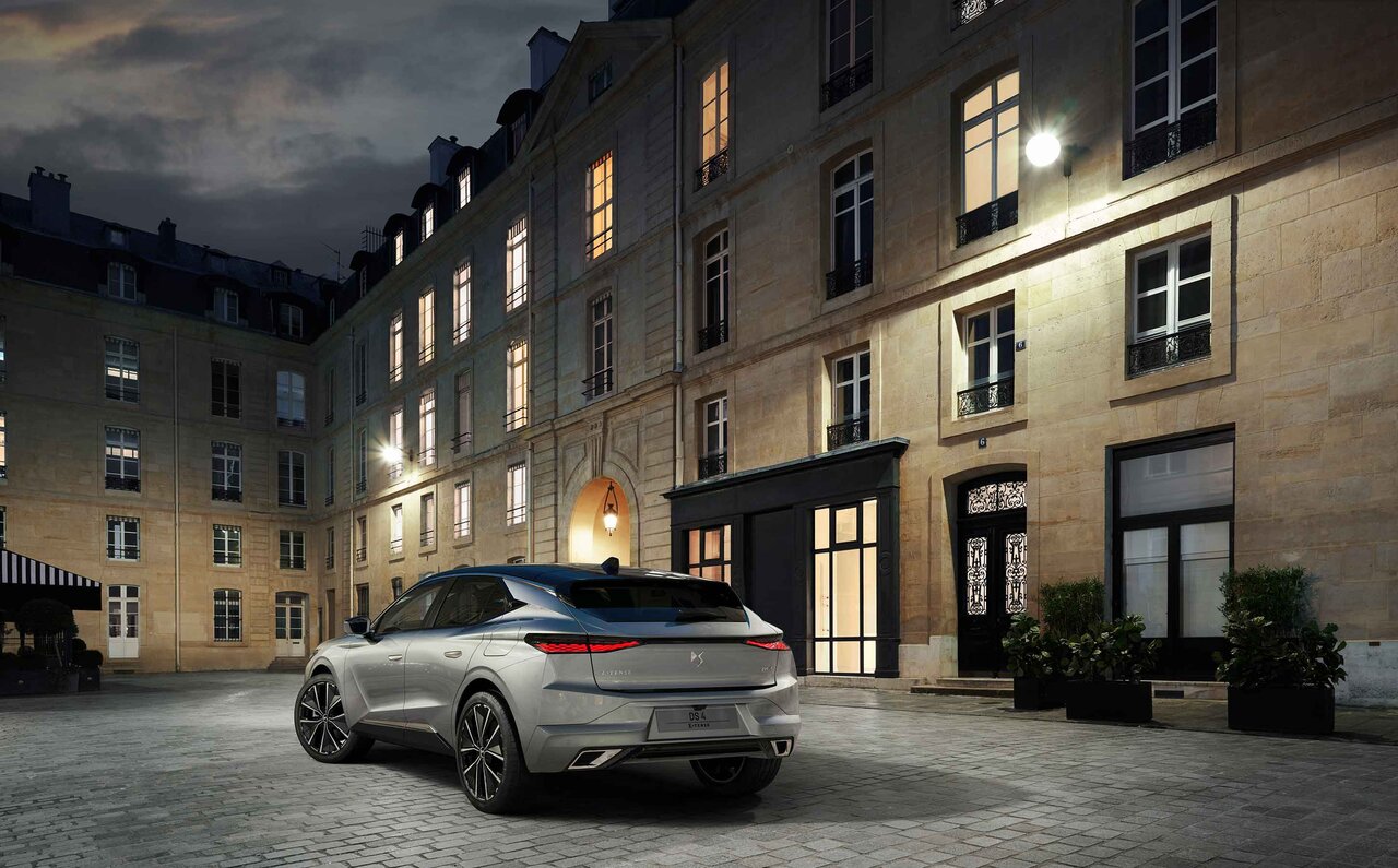 アヴァンギャルドとエレガンスが進化した新型DS 4をワールドプレミア｜DS