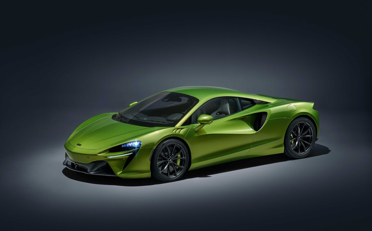 マクラーレン、ハイブリッドシステムを搭載した市販型スーパーカー「アルトゥーラ」を発表|McLaren