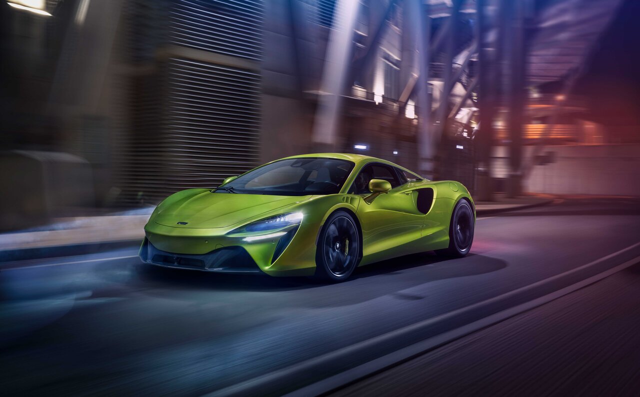 マクラーレン、ハイブリッドシステムを搭載した市販型スーパーカー「アルトゥーラ」を発表|McLaren
