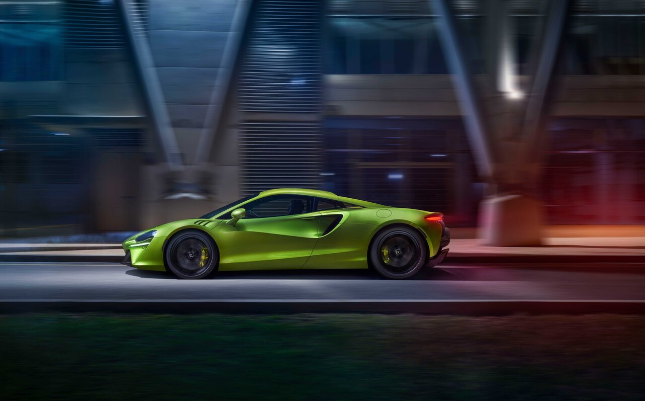 マクラーレン、ハイブリッドシステムを搭載した市販型スーパーカー「アルトゥーラ」を発表|McLaren