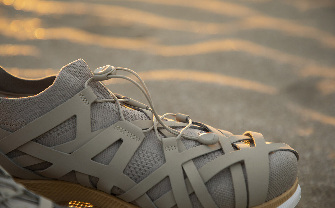 アシックス × 建築家・隈研吾氏の「METARIDE AMU」に新色登場 |ASICS