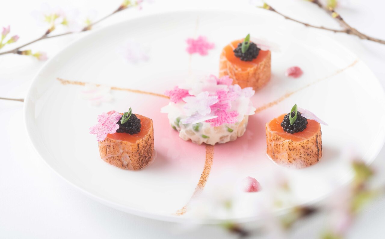 「フィリップ・ミル東京」の桜をモチーフにした期間限定特別コース｜HIRAMATSU