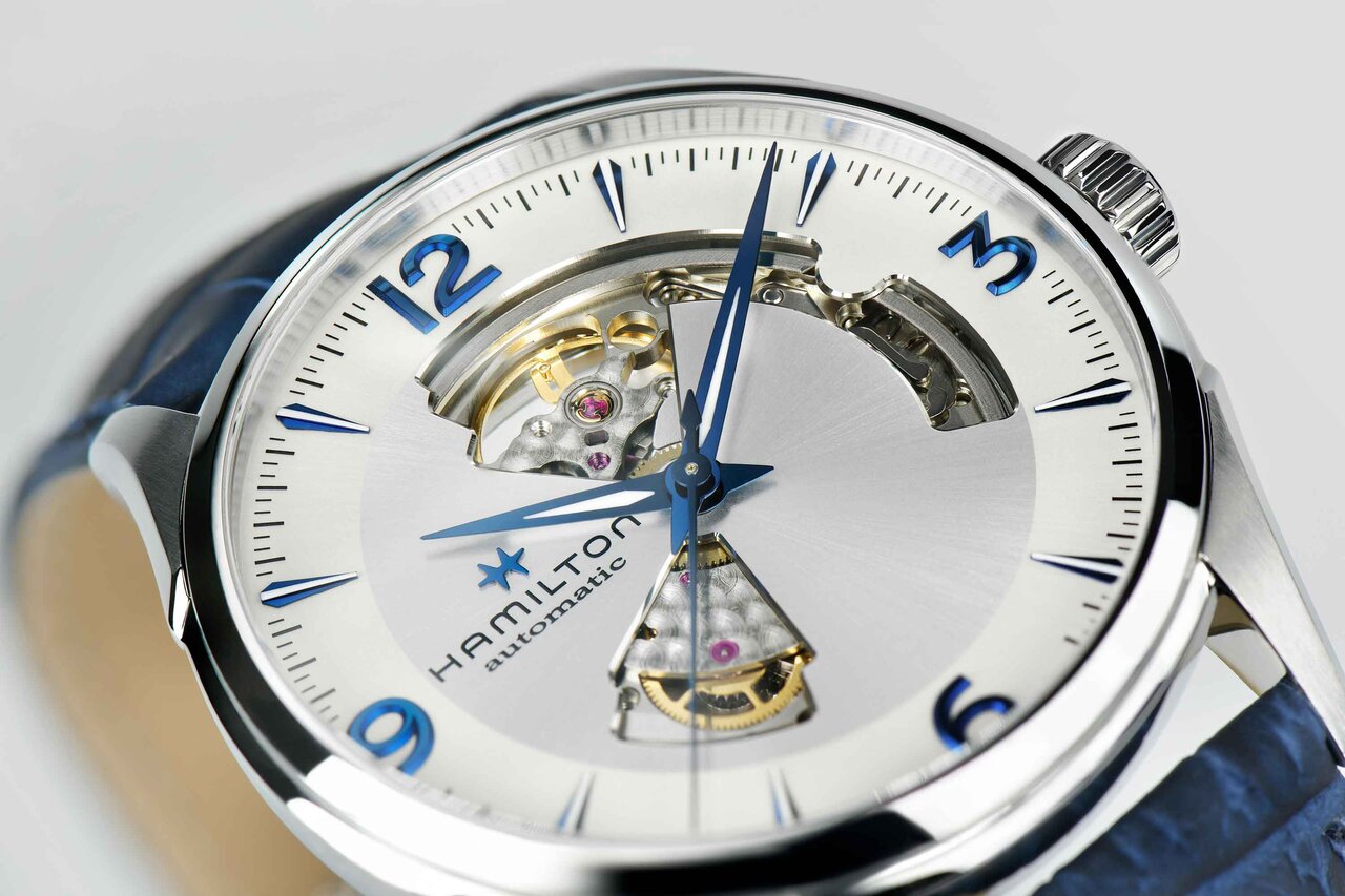 あらゆるシーンにマッチするブルーのジャズマスター オープンハート|HAMILTON