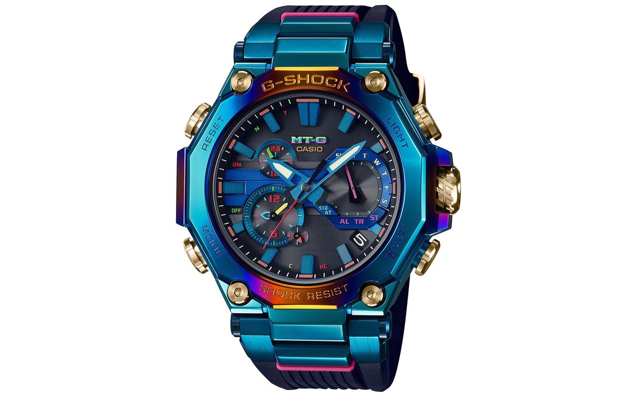 ブルーフェニックスをモチーフに、神秘的に輝くレインボーIP加工を施した“MT-G”|G-SHOCK