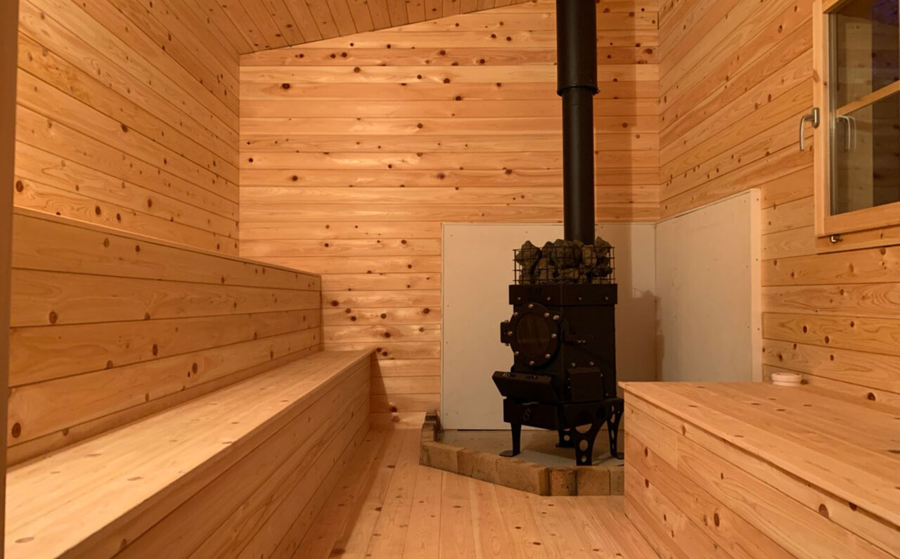 富士山のふもと、大自然の中に誕生したプライベートサウナ「HAKOIRI SAUNA」｜TRAVEL