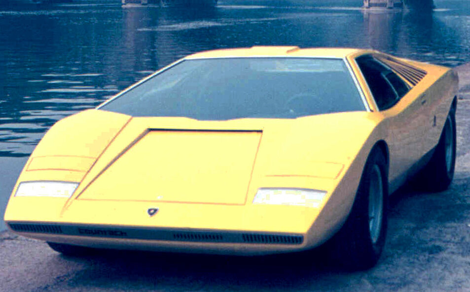 伝説的スーパーカー「カウンタック LP500」がジュネーブショーで初披露から50周年|Lamborghini
