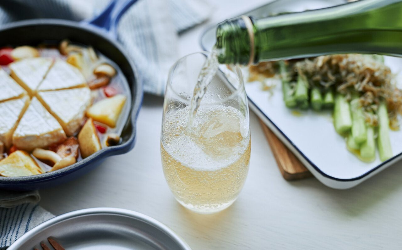 若手醸造家が手掛けた新感覚クラフトスパークリングワイン第二弾「メーカーズレシピ スパークリング ウィズ ピール」|Mercian