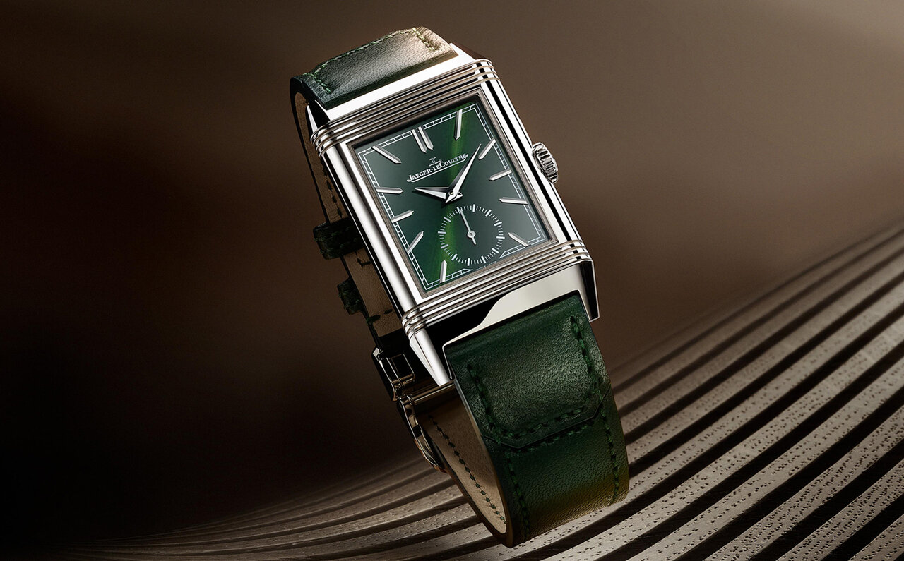 タイムレスかつエレガント。グリーンの「レベルソ・トリビュート・スモールセコンド」|JAEGER-LECOULTRE