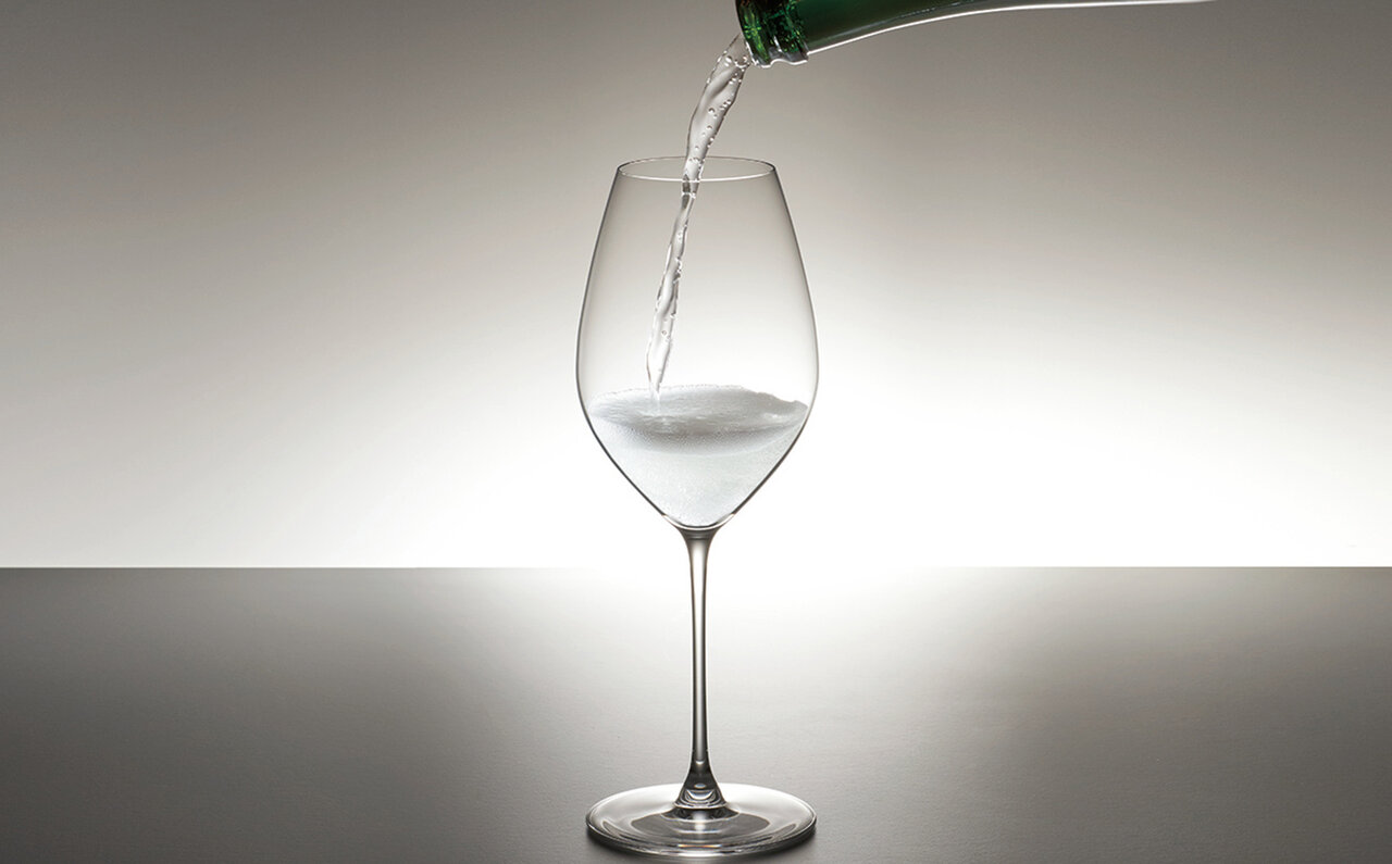 フレンチの巨匠、アラン・デュカス氏と共同開発したスパークリング日本酒｜Shichiken