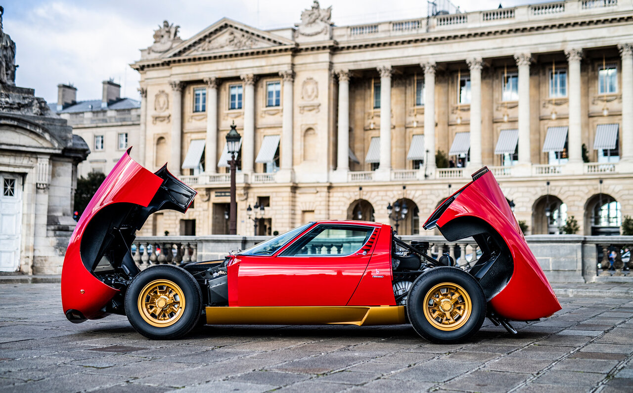 ランボルギーニ ミウラの最終進化形ミウラSV初披露から半世紀。その伝説を追う｜Lamborghini