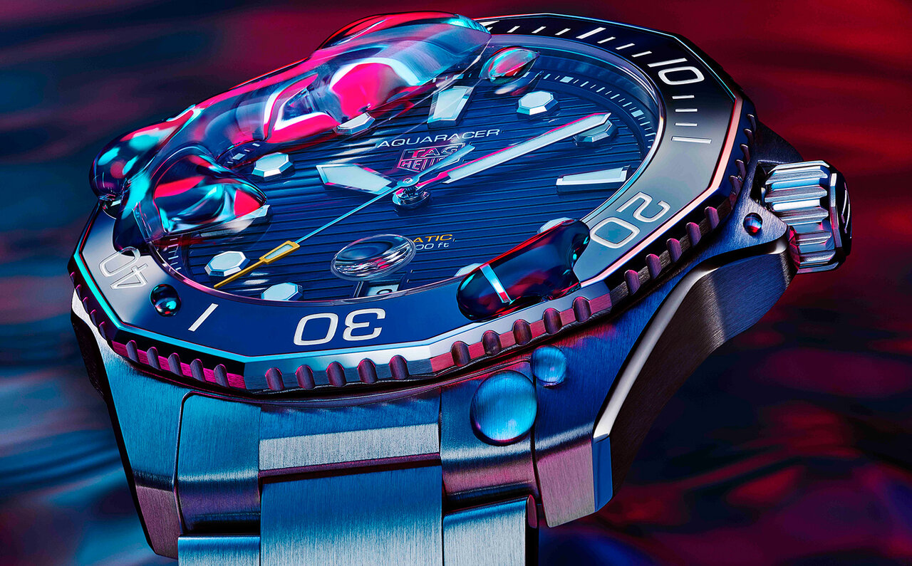 伝統を継承しながら、ジオメトリックなデザインにアップデート。「アクアレーサー プロフェッショナル300」｜TAG HEUER