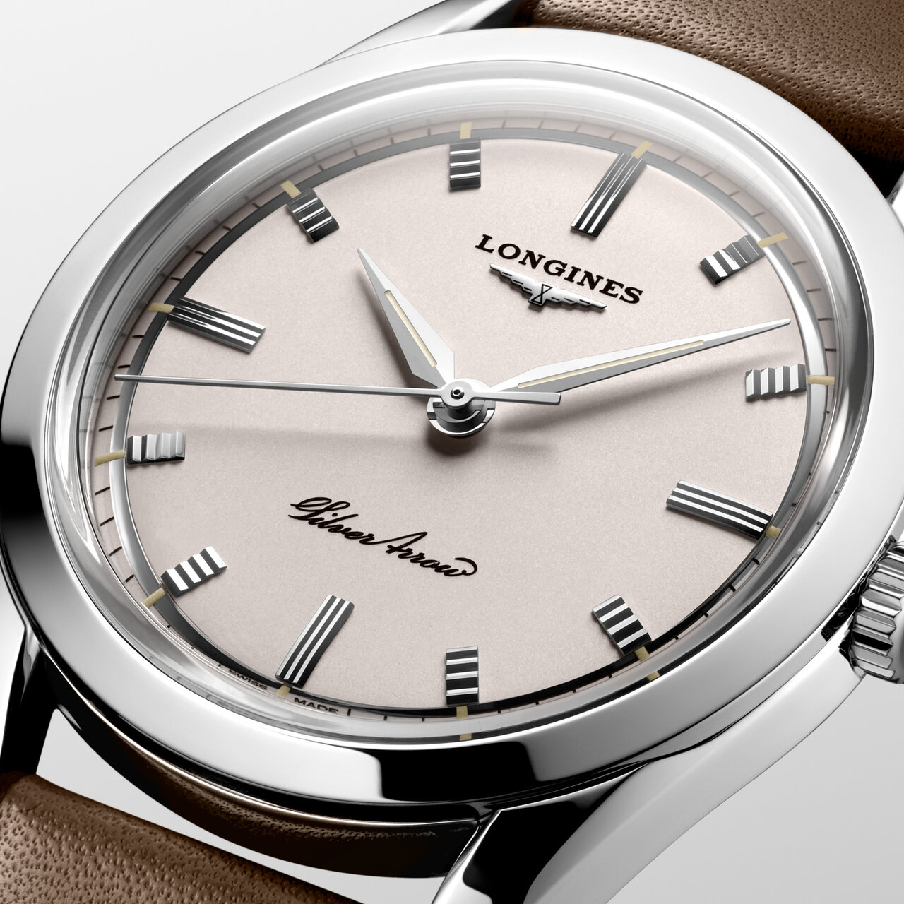 1950年代のポジティブなオーラを今に伝える新作「ロンジン シルバーアロー」｜LONGINES