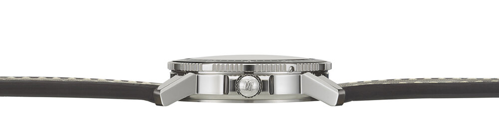 2021年新作。人気パイロットウオッチ「104」シリーズにメタリックグリーンダイアルが登場｜Sinn